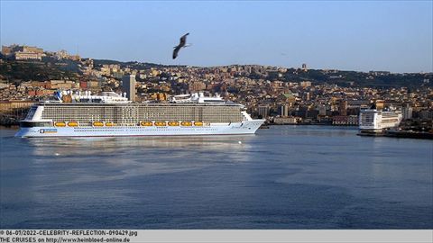 2022-CELEBRITY-REFLECTION-090429