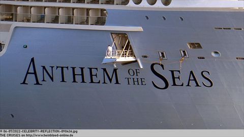 2022-CELEBRITY-REFLECTION-090436