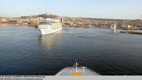 2022-CELEBRITY-REFLECTION-090444