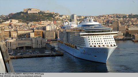 2022-CELEBRITY-REFLECTION-090454