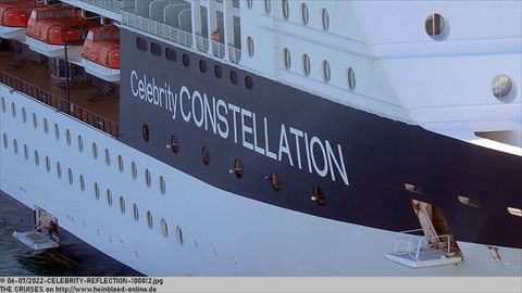 2022-CELEBRITY-REFLECTION-100812