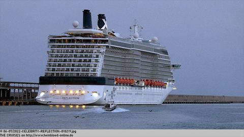 2022-CELEBRITY-REFLECTION-010219