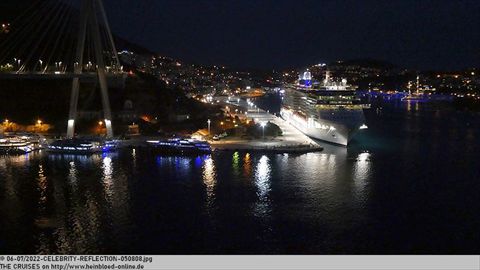 2022-CELEBRITY-REFLECTION-050808