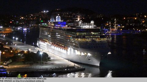 2022-CELEBRITY-REFLECTION-050812