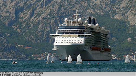 2022-CELEBRITY-REFLECTION-061006