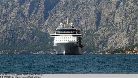 2022-CELEBRITY-REFLECTION-061009