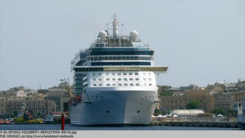 2022-CELEBRITY-REFLECTION-081126