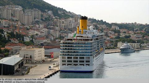 2022-CELEBRITY-REFLECTION-050405