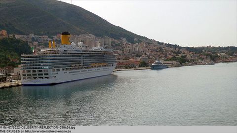 2022-CELEBRITY-REFLECTION-050406