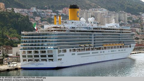 2022-CELEBRITY-REFLECTION-050407