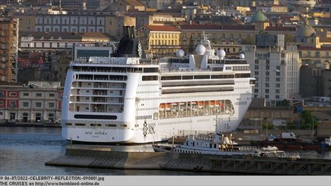 2022-CELEBRITY-REFLECTION-090801