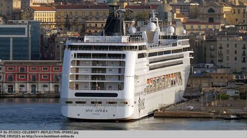 2022-CELEBRITY-REFLECTION-090802