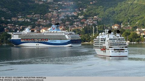 2022-CELEBRITY-REFLECTION-060602