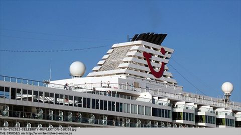 2022-CELEBRITY-REFLECTION-040303