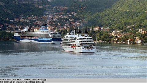 2022-CELEBRITY-REFLECTION-060501