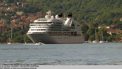 2022-CELEBRITY-REFLECTION-060505