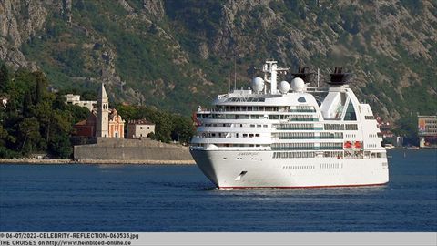 2022-CELEBRITY-REFLECTION-060535