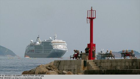 2022-CELEBRITY-REFLECTION-051301