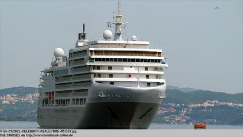 2022-CELEBRITY-REFLECTION-051309