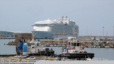 2022-CELEBRITY-REFLECTION-001206