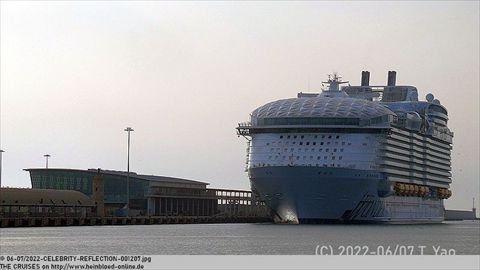 2022-CELEBRITY-REFLECTION-001207