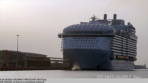 2022-CELEBRITY-REFLECTION-001215